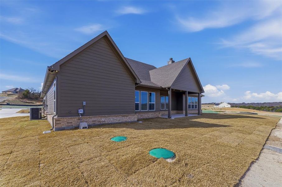 Exterior details and patio area of a home in Eagle Ridge Estates, Weatherford (Image 22).