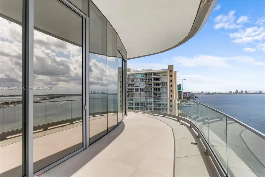 Condo located in Miami, FL showcasing its design and architecture (Image 19).