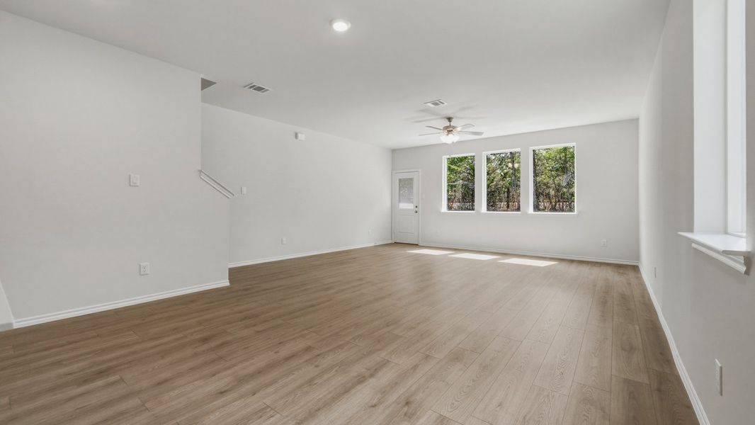 Spacious, unfurnished interior of a new home in Stonewood, Sulphur Springs (Image 7).