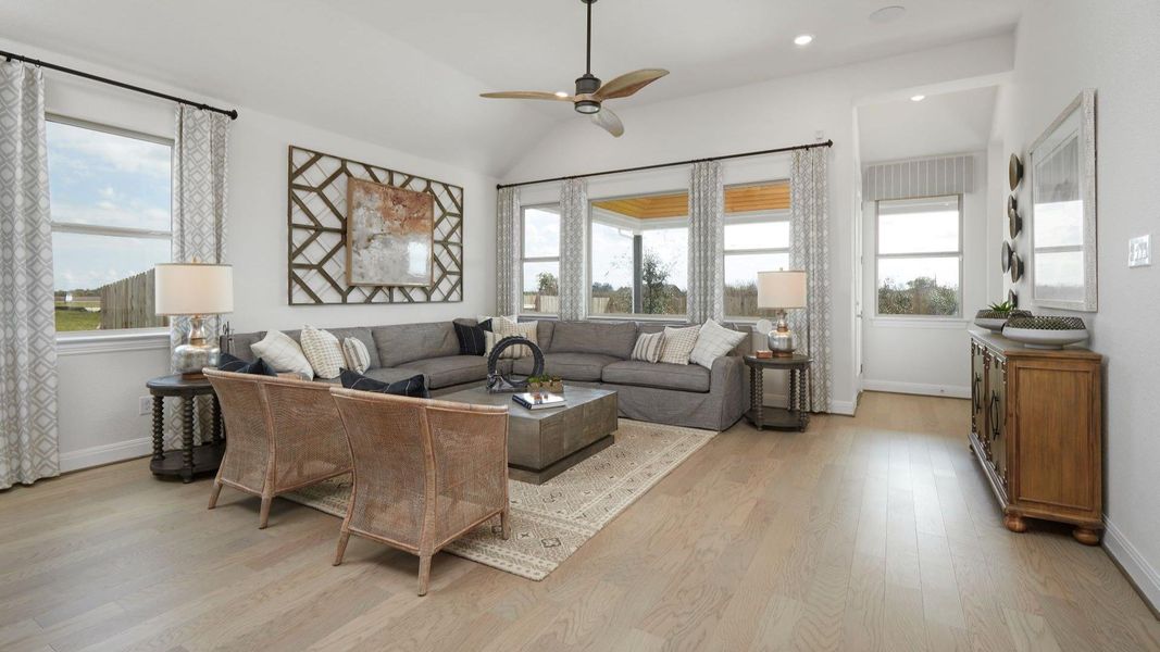 Model home photos of similar floorplans, not pictures of actual home. Model home photos of similar floorplans, not pictures of actual home.