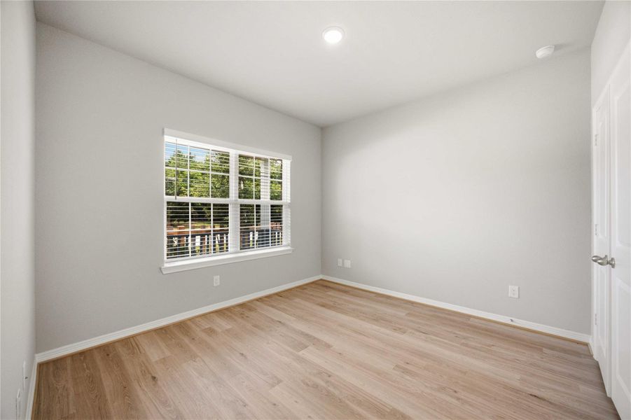 Spacious, unfurnished interior of a new home in , Houston (Image 10).