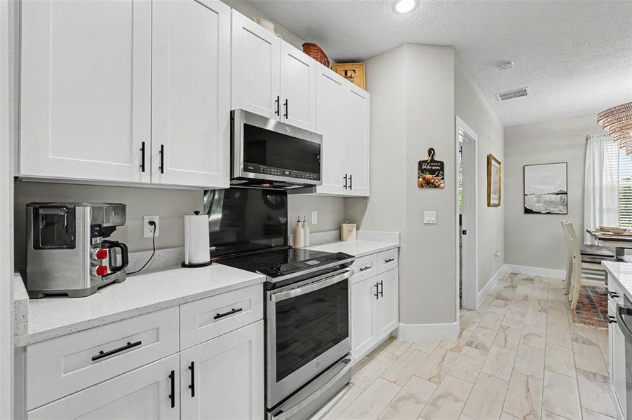 Furnished interior view inside a new home in , Dunnellon (Image 11).