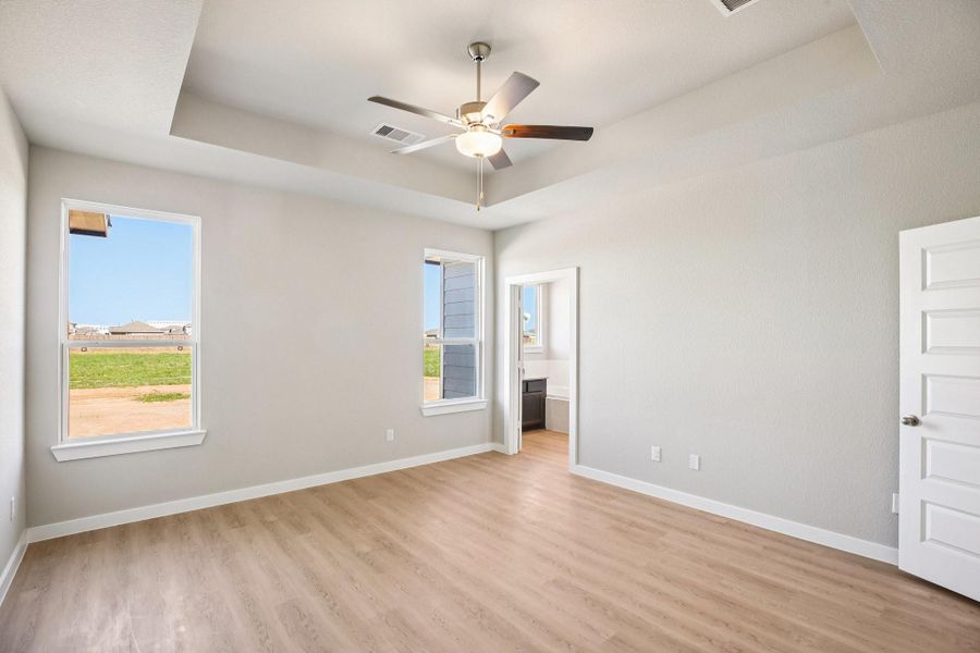 Spacious, unfurnished interior of a new home in Southfork Ranch, Sealy (Image 29).