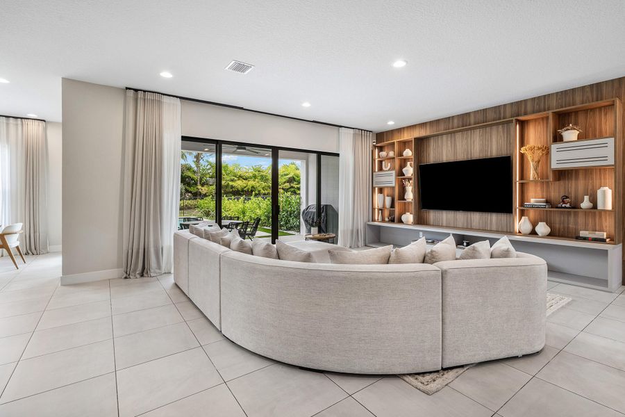 010-8124CrystalDownsAvenue-BocaRaton-FL-