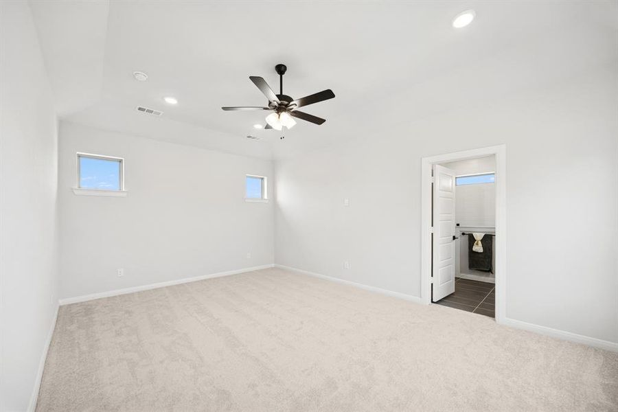 Spacious, unfurnished interior of a new home in Mantua Point Gardens, Van Alstyne (Image 29). Spacious, unfurnished interior of a new home in Mantua Point Gardens, Van Alstyne (Image 29).