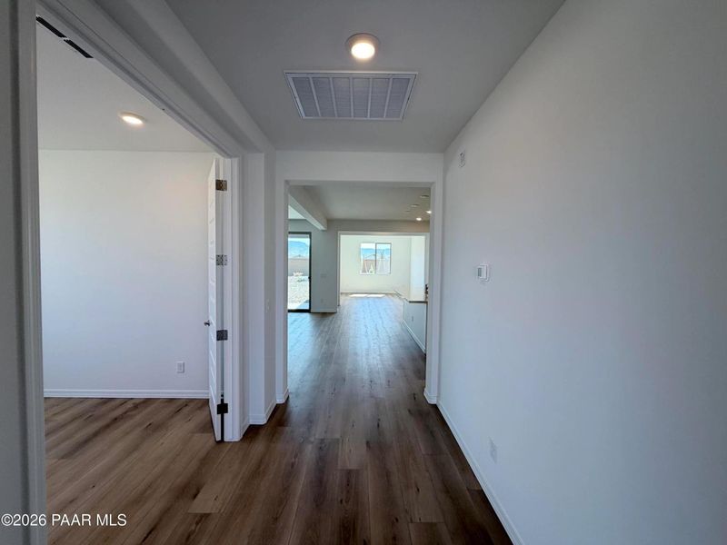 Spacious, unfurnished interior of a new home in North Ridge at Pronghorn Ranch, Prescott Valley (Image 17).