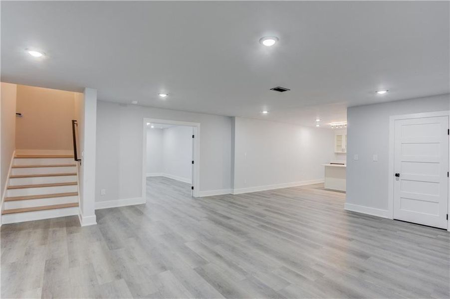 Spacious, unfurnished interior of a new home in , Atlanta (Image 67). Spacious, unfurnished interior of a new home in , Atlanta (Image 67).