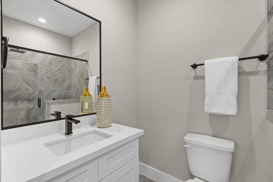 En-suite bathroom 2nd level