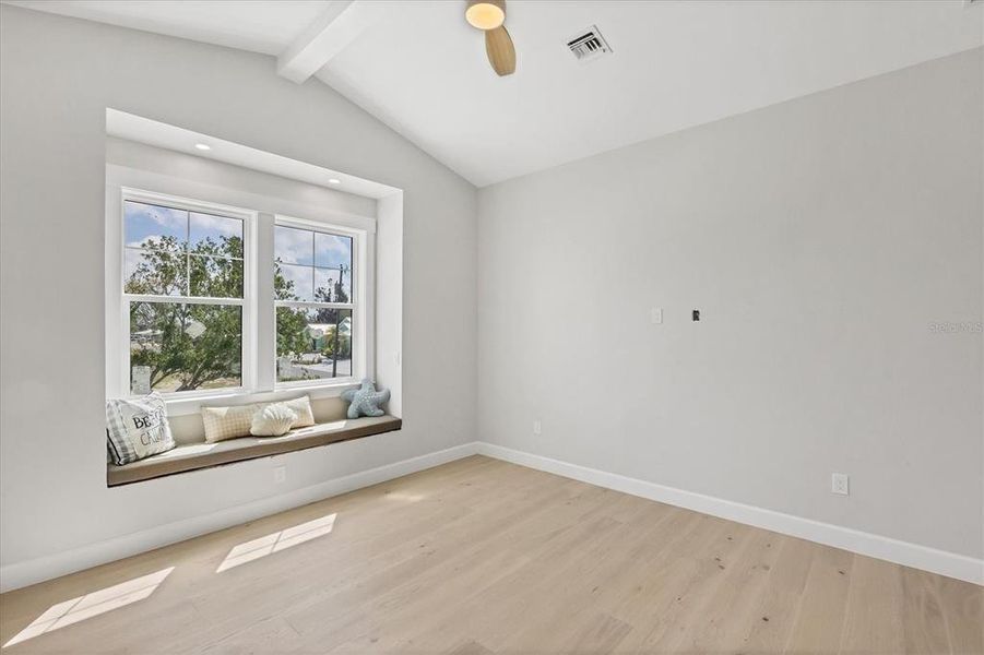 Spacious, unfurnished interior of a new home in , Englewood (Image 23).