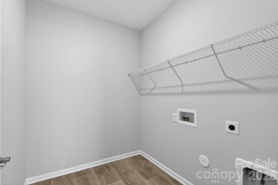 Spacious, unfurnished interior of a new home in Roselyn, Lancaster (Image 12).