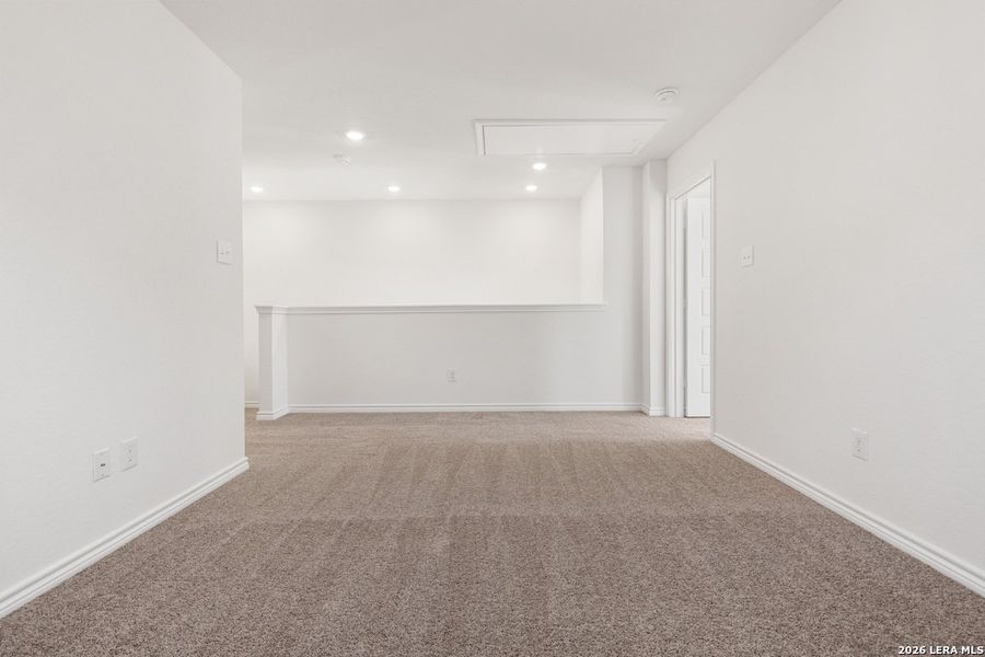 Spacious, unfurnished interior of a new home in Spanish Trails Villas, San Antonio (Image 17). Spacious, unfurnished interior of a new home in Spanish Trails Villas, San Antonio (Image 17).