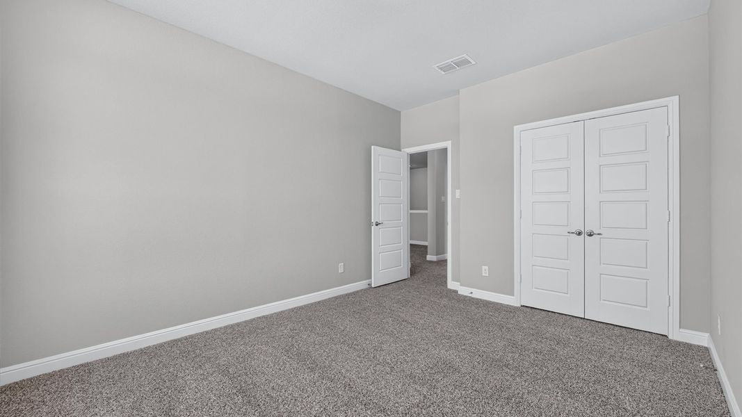 Representative unfurnished interior of a home built from the Tallow by D.R. Horton in Treeline, Justin (Image 31).