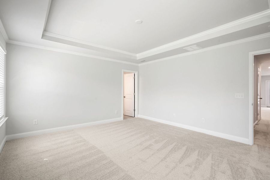 Spacious, unfurnished interior of a new home in Waterways, Richmond Hill (Image 48).