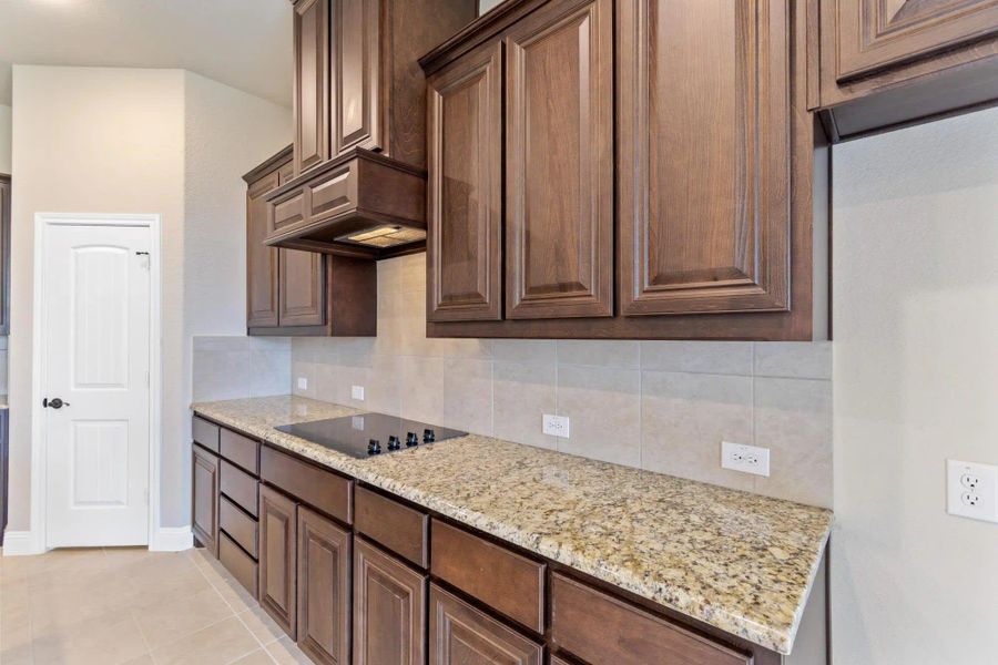 Kitchen | Concept 2795 at Redden Farms - Classic Series in Midlothian, TX by Landsea Homes