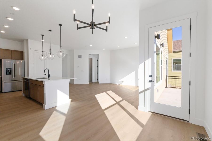 Spacious, unfurnished interior of a new home in Dillon Pointe - Journey, Broomfield (Image 31).