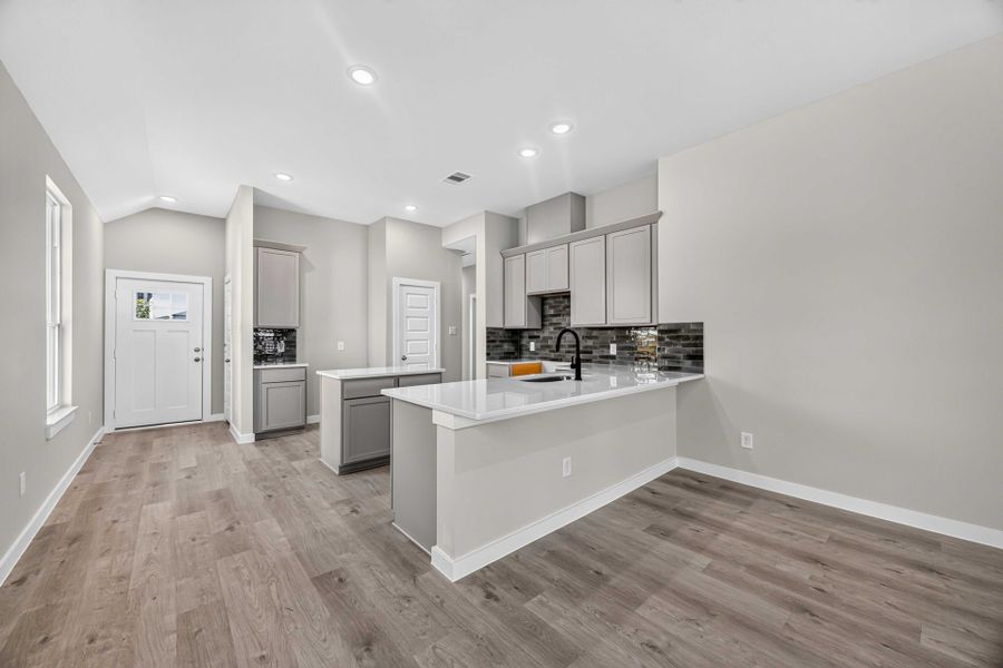 16836 Needlepoint Dr - Hawthorne - Kitchen