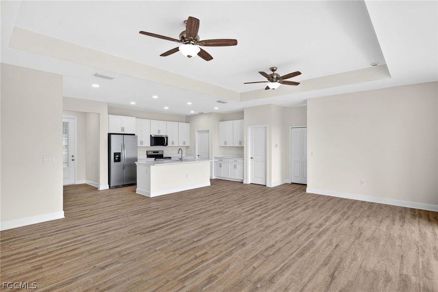 Spacious, unfurnished interior of a new home in Cape Coral, Cape Coral (Image 10).