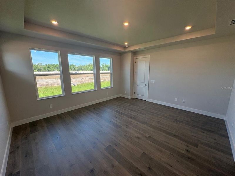 Spacious, unfurnished interior of a new home in Lakeview Crossing – Tradition Series, Sarasota (Image 20). Spacious, unfurnished interior of a new home in Lakeview Crossing – Tradition Series, Sarasota (Image 20).