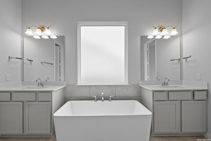 Furnished interior view inside a new home in Buffalo Crossing, Cibolo (Image 10).