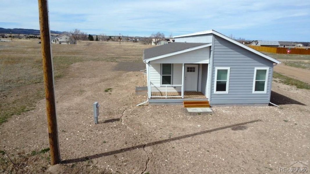 Exterior details and patio area of a home in , Colorado City (Image 18).