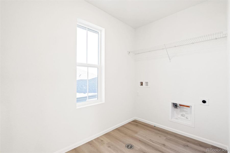 Spacious, unfurnished interior of a new home in The Nest Classic at Canyon Creek, Erie (Image 29).