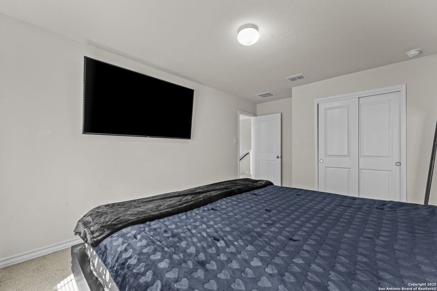 Image 33 of a home in . Image 33 of a home in .