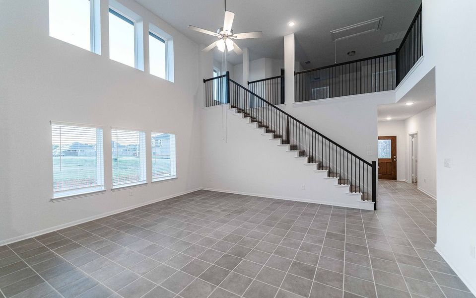 Spacious, unfurnished interior of a new home in Hannah Heights, Seguin (Image 11).