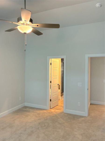 Spacious, unfurnished interior of a new home in Weybridge, Burlington (Image 21).