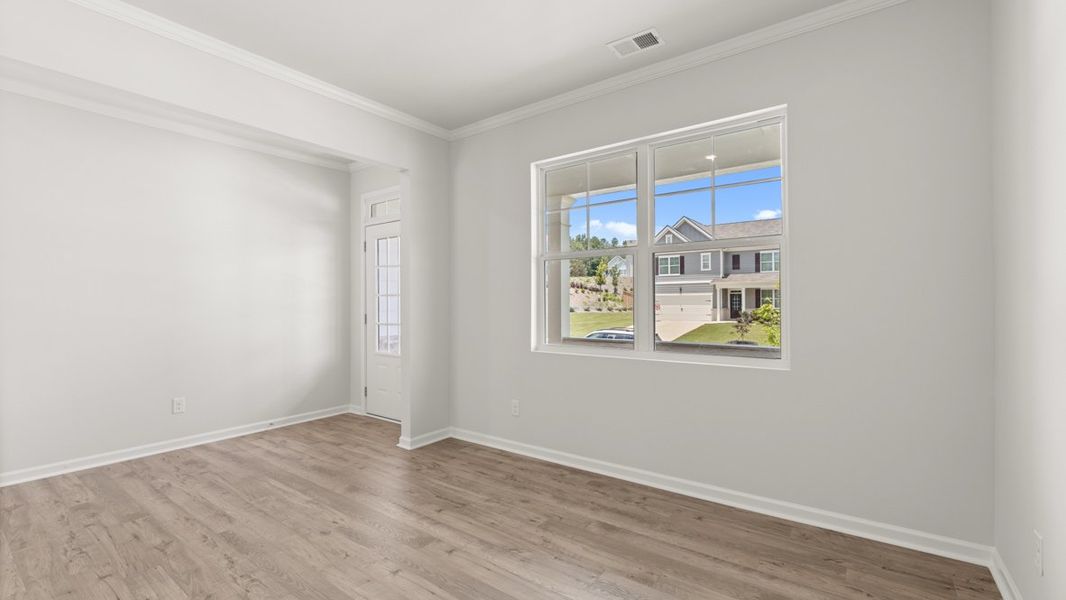 Spacious, unfurnished interior of a new home in Thompson Ridge, Dallas (Image 12). Spacious, unfurnished interior of a new home in Thompson Ridge, Dallas (Image 12).