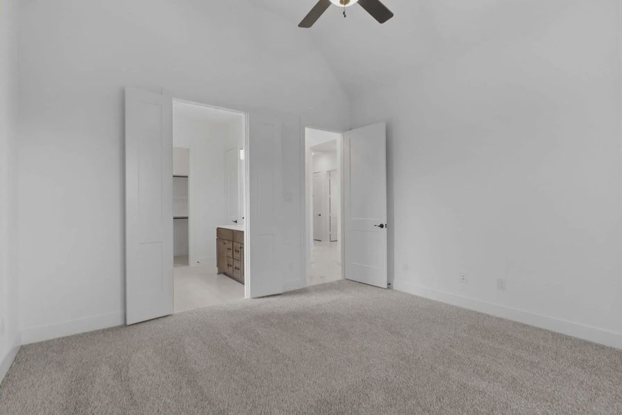 Image 14 representing the Oakmont by Chesmar Homes in Riceland Alley Loads, Mont Belvieu, TX.