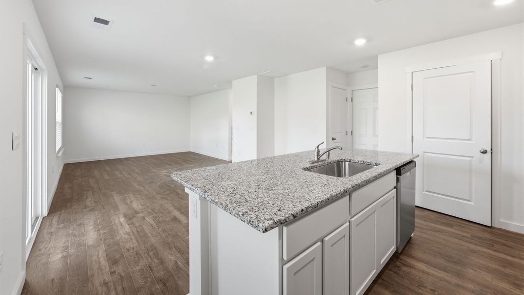 Furnished interior view inside a new home in Emory Creek, Harriman (Image 8).