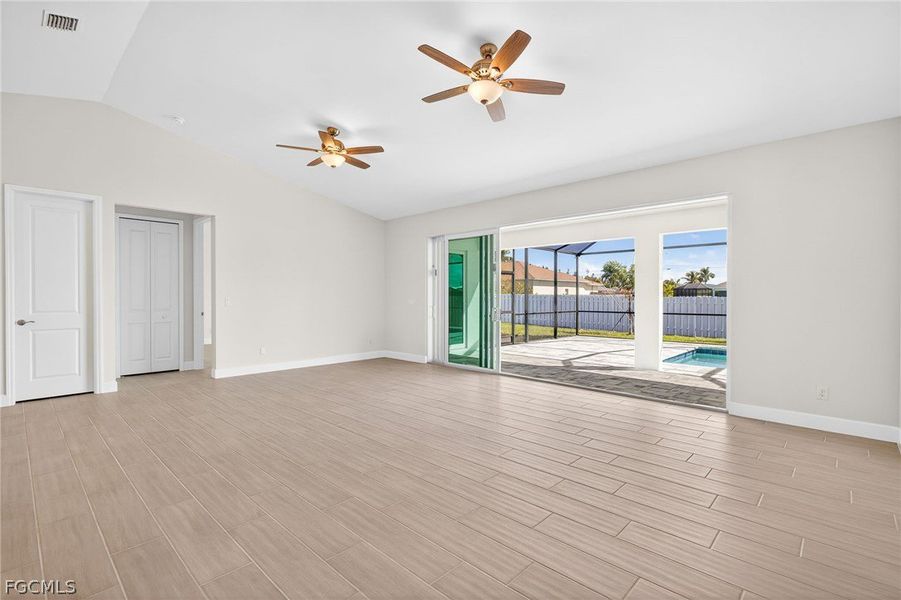 Spacious, unfurnished interior of a new home in Cape Coral, Cape Coral (Image 23).