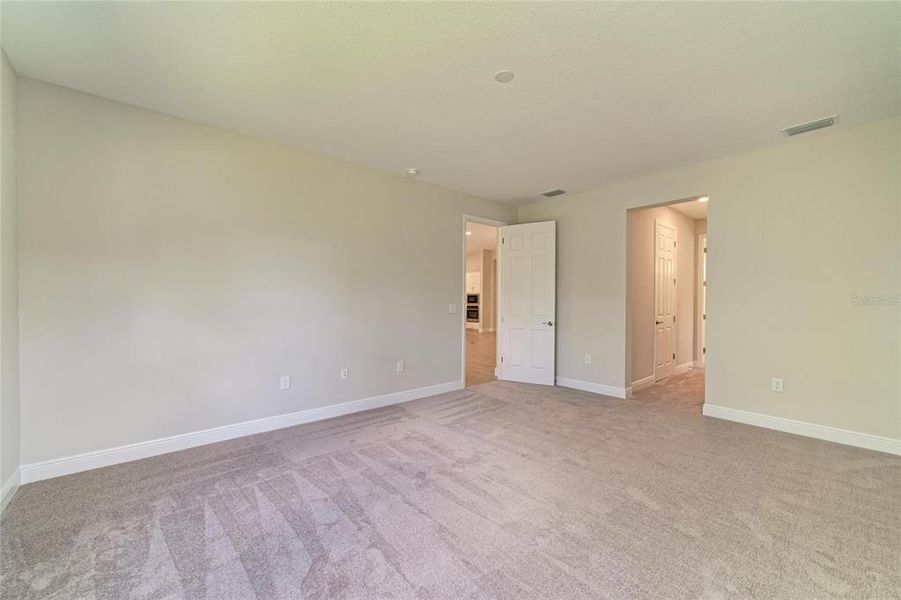 Spacious, unfurnished interior of a new home in Caldera, Spring Hill (Image 16).