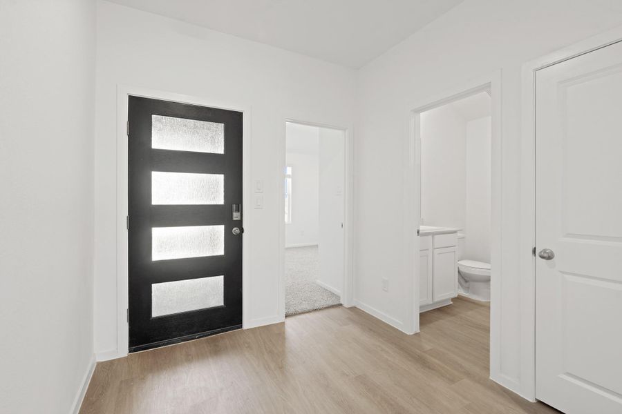 Spacious, unfurnished interior of a new home in Sunterra Lakes, Brookshire (Image 6). Spacious, unfurnished interior of a new home in Sunterra Lakes, Brookshire (Image 6).