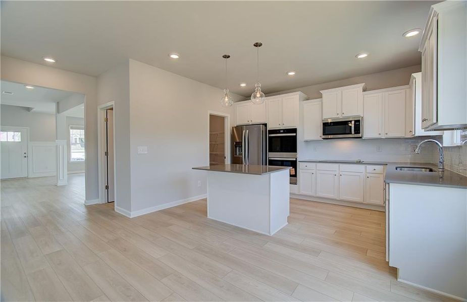 Spacious, unfurnished interior of a new home in Chapel Hill, Newnan (Image 18).