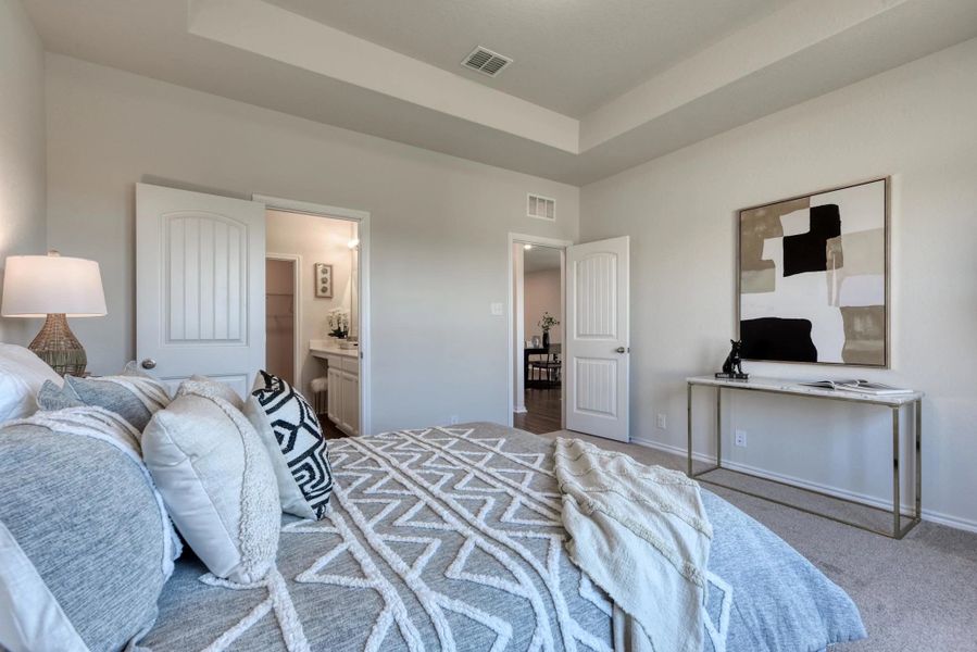 Representative furnished interior of a home built from the Buchanan by Ashton Woods in Meadows at Hennersby Hollow 40's, San Antonio (Image 35). Representative furnished interior of a home built from the Buchanan by Ashton Woods in Meadows at Hennersby Hollow 40's, San Antonio (Image 35).