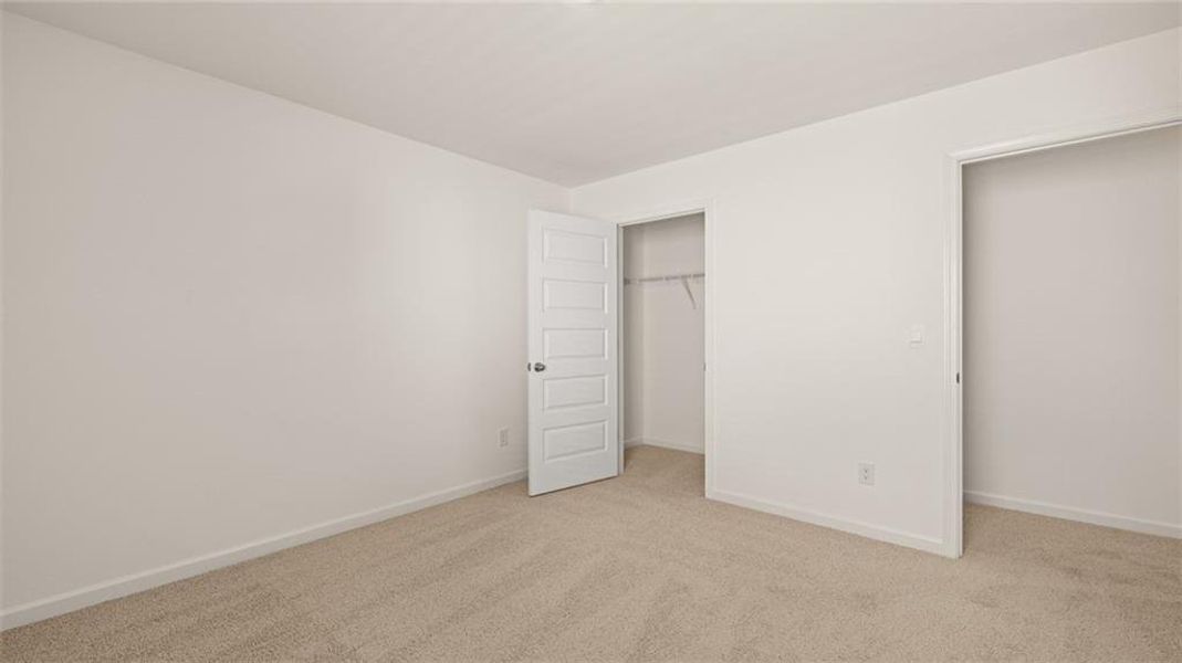 Spacious, unfurnished interior of a new home in Bridle Creek, Locust Grove (Image 34).