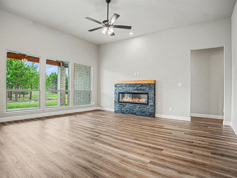 Spacious, unfurnished interior of a new home in Sagebrush Addition, Midlothian (Image 15). Spacious, unfurnished interior of a new home in Sagebrush Addition, Midlothian (Image 15).