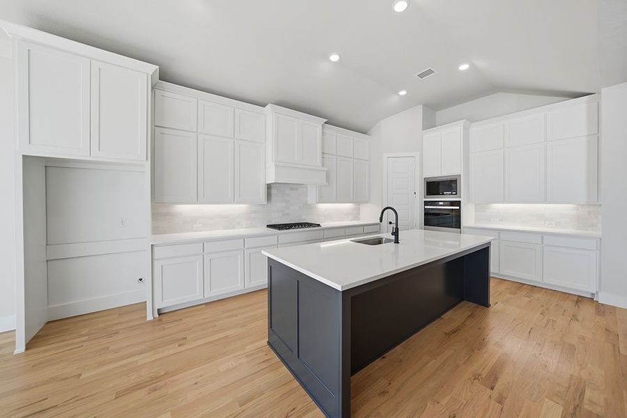 Furnished interior view inside a new home in Quail Hollow, Rockwall (Image 9).