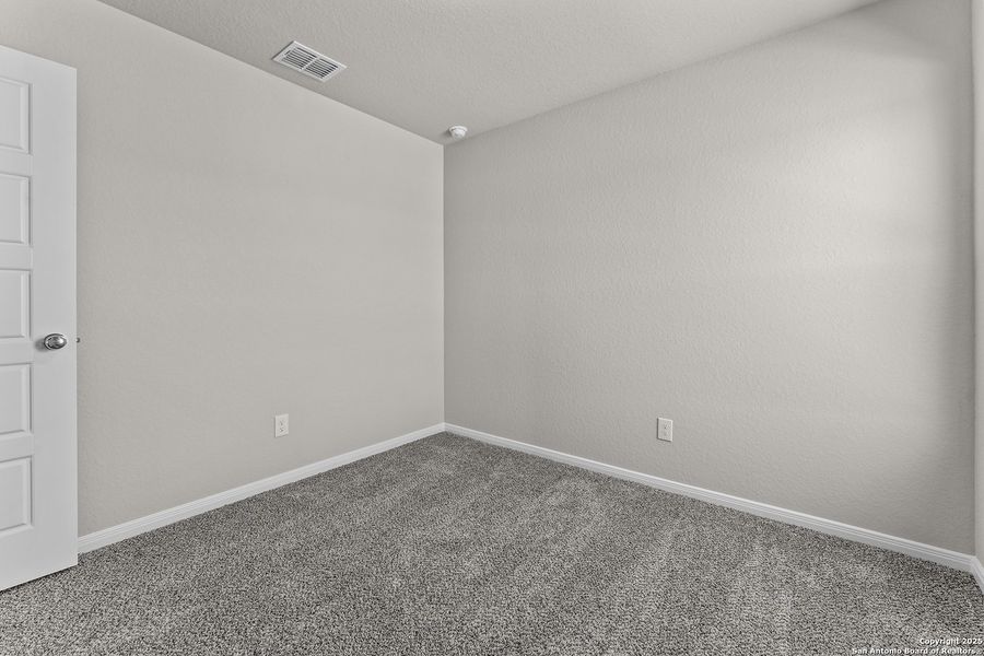 Spacious, unfurnished interior of a new home in Hunters Ranch, San Antonio (Image 17). Spacious, unfurnished interior of a new home in Hunters Ranch, San Antonio (Image 17).