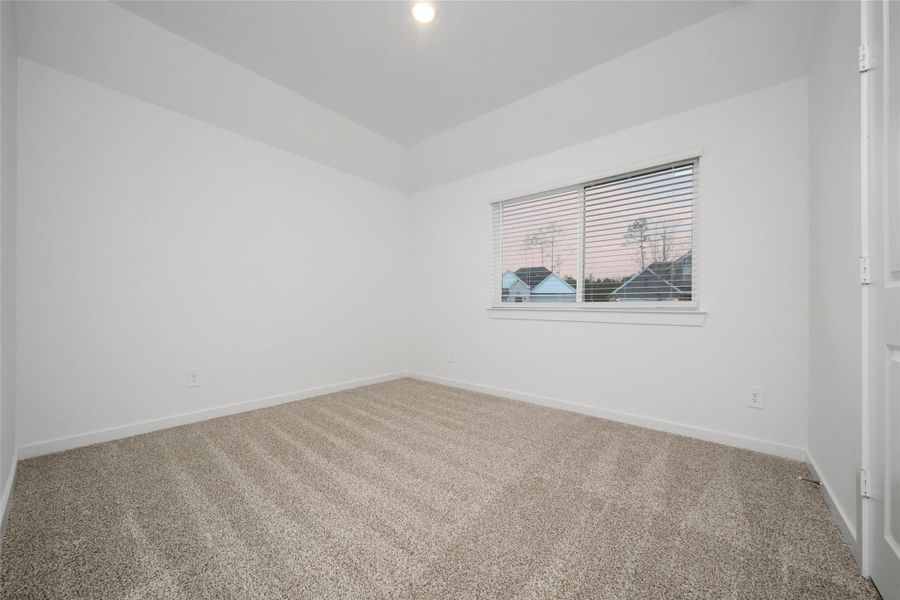 Spacious, unfurnished interior of a new home in Silverthorne, Conroe (Image 39).