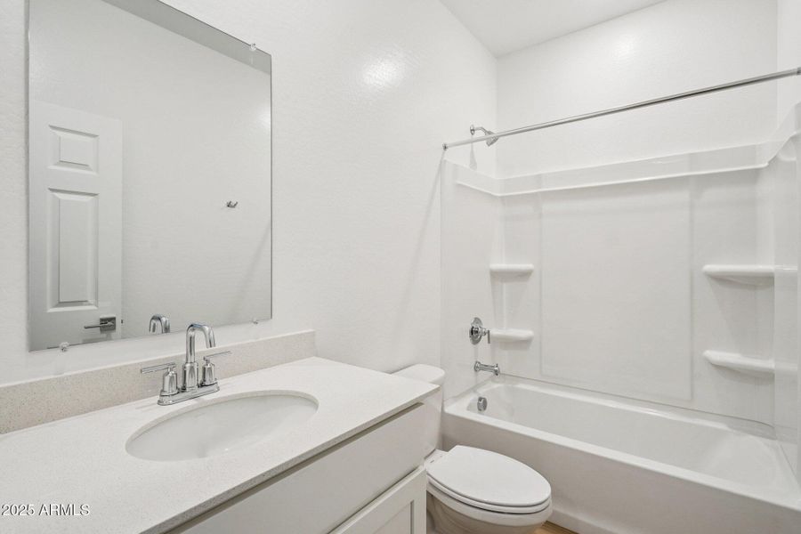 23-web-or-mls-W Mellen Ln-S0512-019