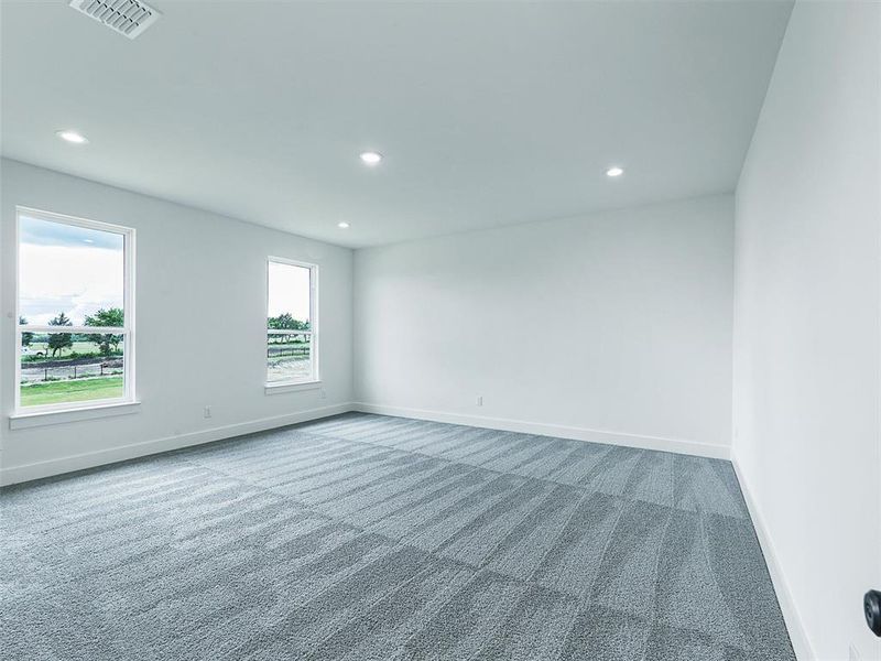 Spacious, unfurnished interior of a new home in , Gunter (Image 30).