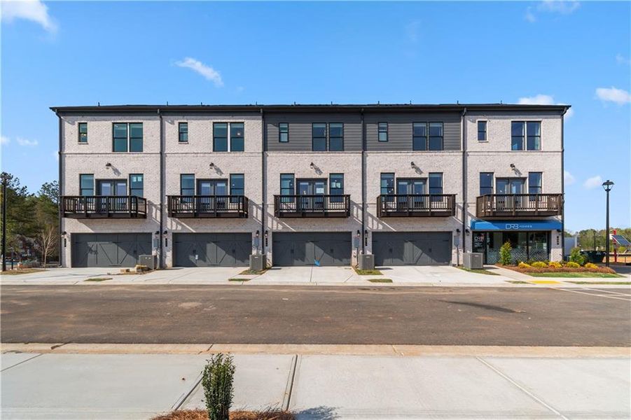 Condo located in McDonough, GA showcasing its design and architecture (Image 27).