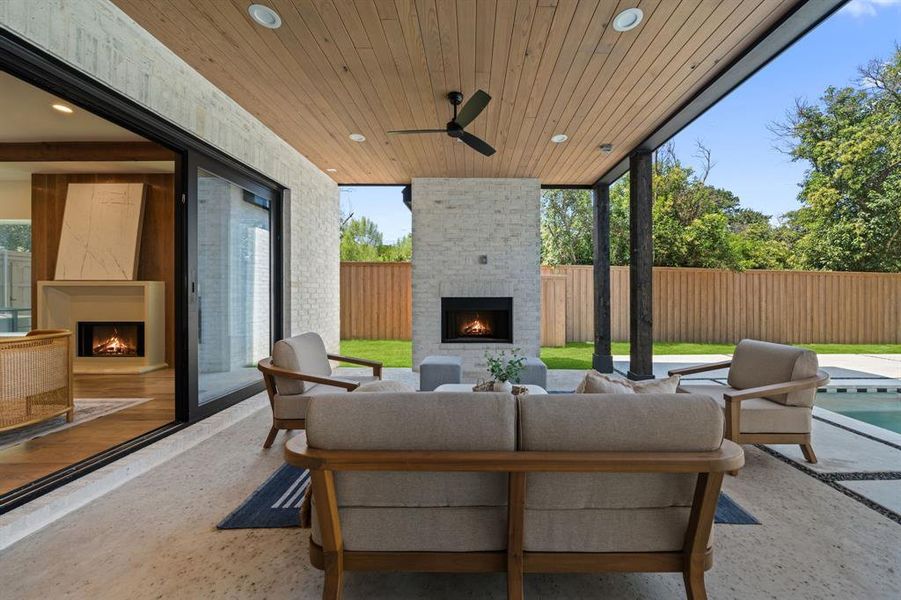 Exterior details and patio area of a home in , Dallas (Image 4).