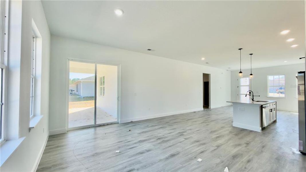 Spacious, unfurnished interior of a new home in , Ocala (Image 28).
