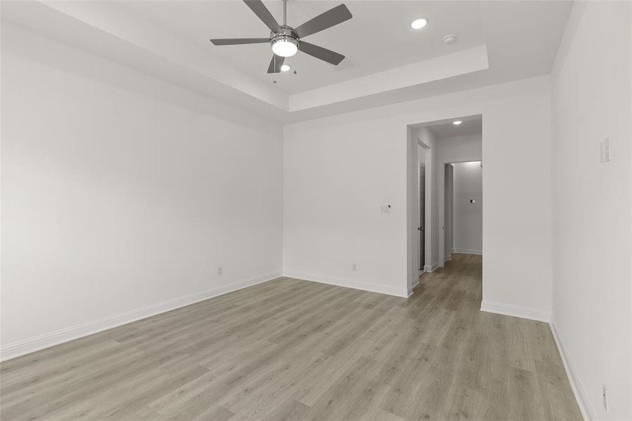 Spacious, unfurnished interior of a new home in The Highlands - 65', Porter (Image 15).