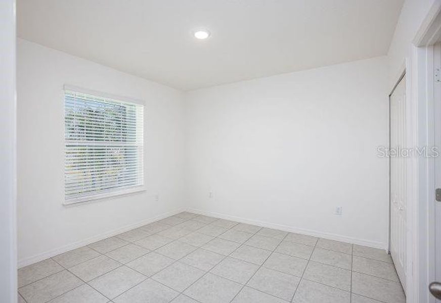 Spacious, unfurnished interior of a new home in Oakhaven Walk, Gainesville (Image 17).