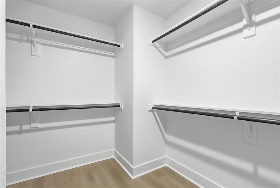 Spacious, unfurnished interior of a new home in , Tolar (Image 20).