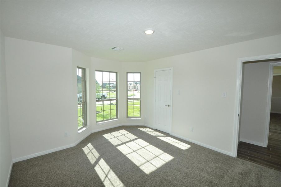 Spacious, unfurnished interior of a new home in , League City (Image 29). Spacious, unfurnished interior of a new home in , League City (Image 29).